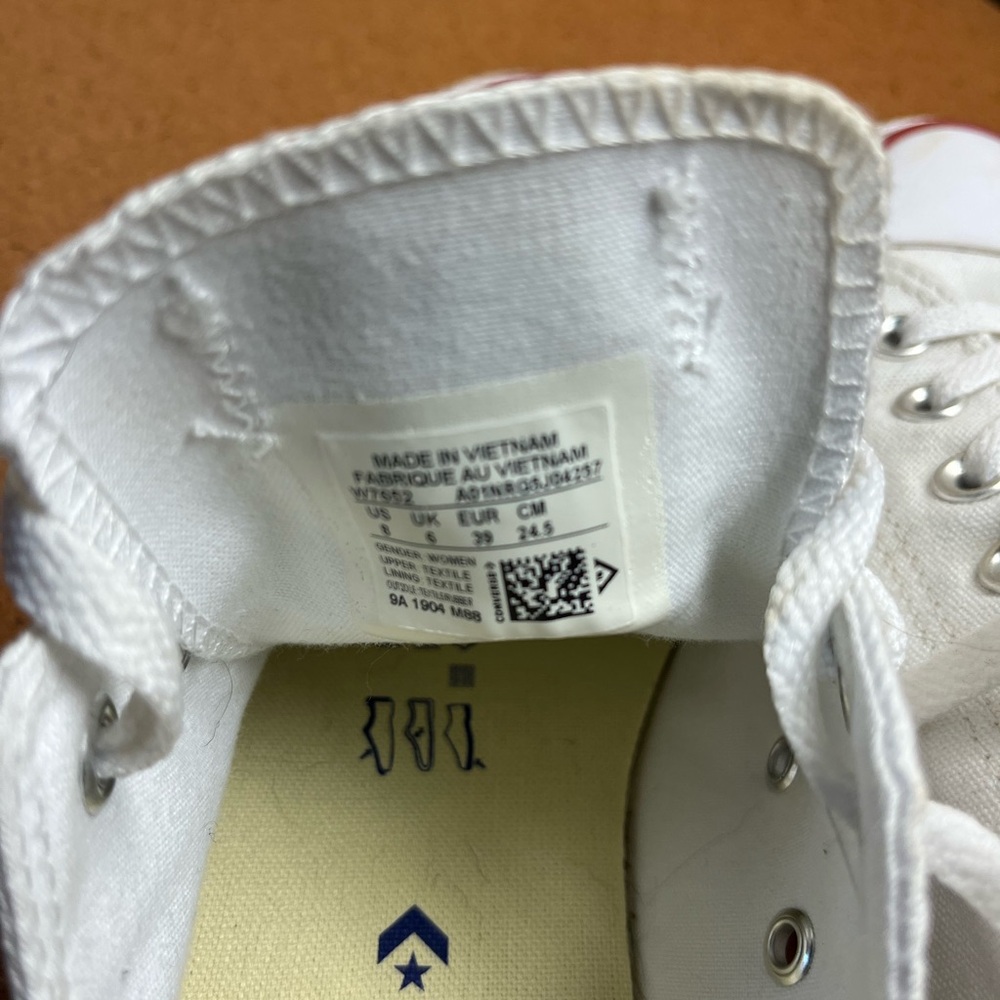 Converse Chuck Taylor All Star Women Size 8 White Low Top Sneakers W7652 - Picture 5 of 9